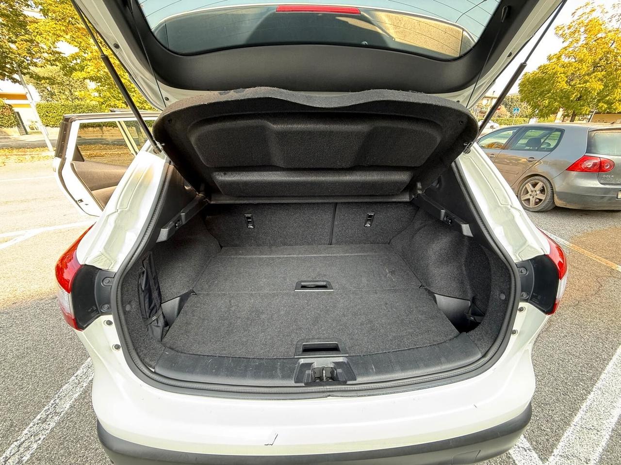 Nissan Qashqai 1.6 dCi DPF 360
