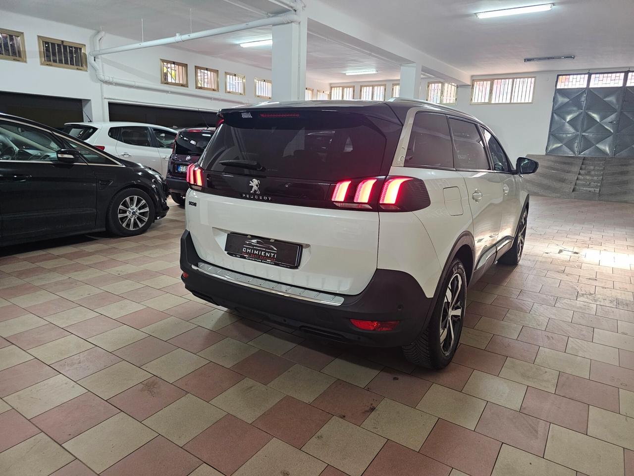 Peugeot 5008 BlueHDi 130 S&S Crossway