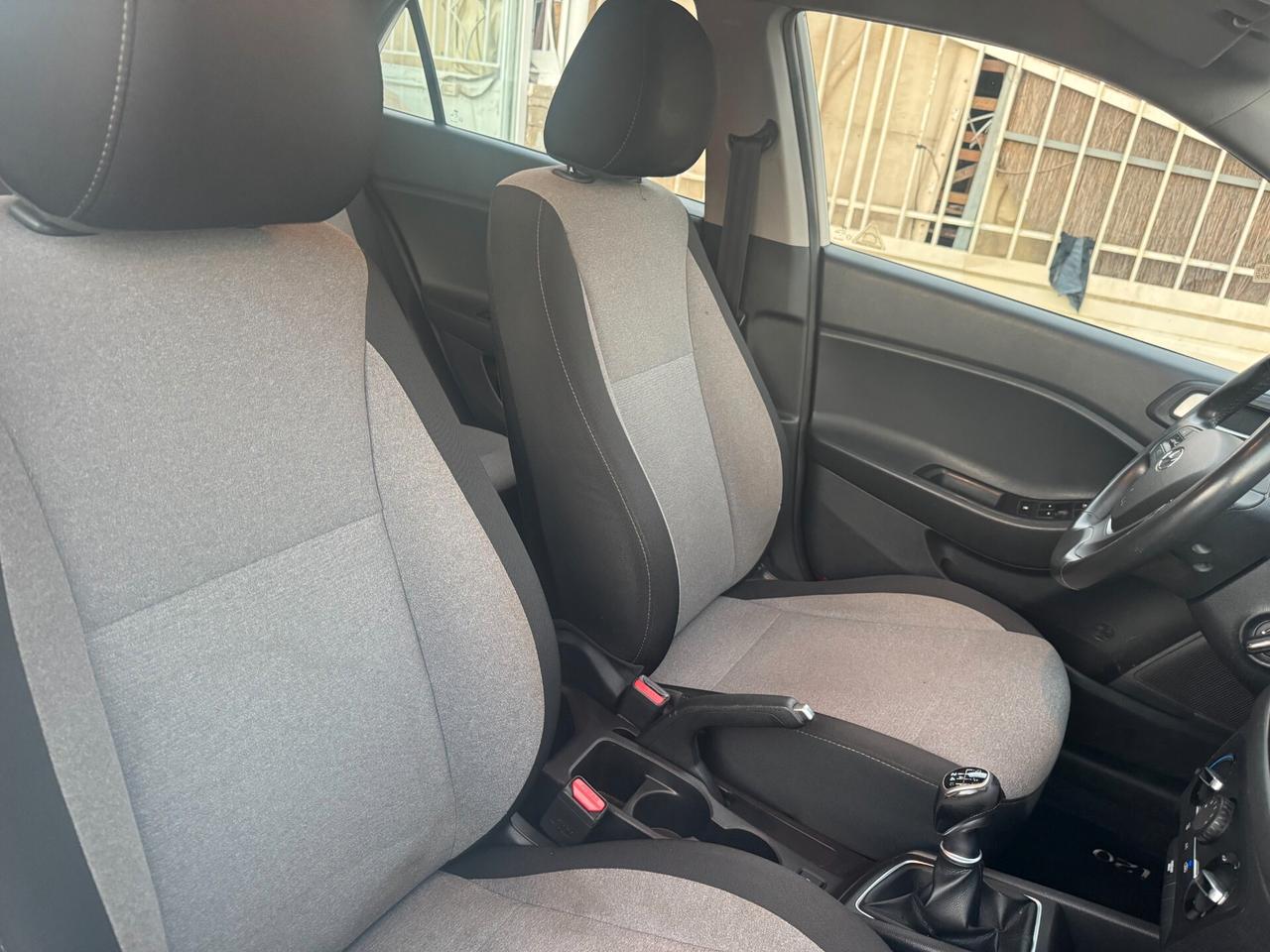 hyundai i20 1.4 crdi 90cv diesel 2016