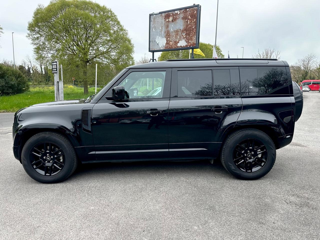 Land Rover Defender 110 3.0D I6 200 CV AWD Auto X-Dynamic SE Sospensioni Balck Edition Permute Rate Garantita