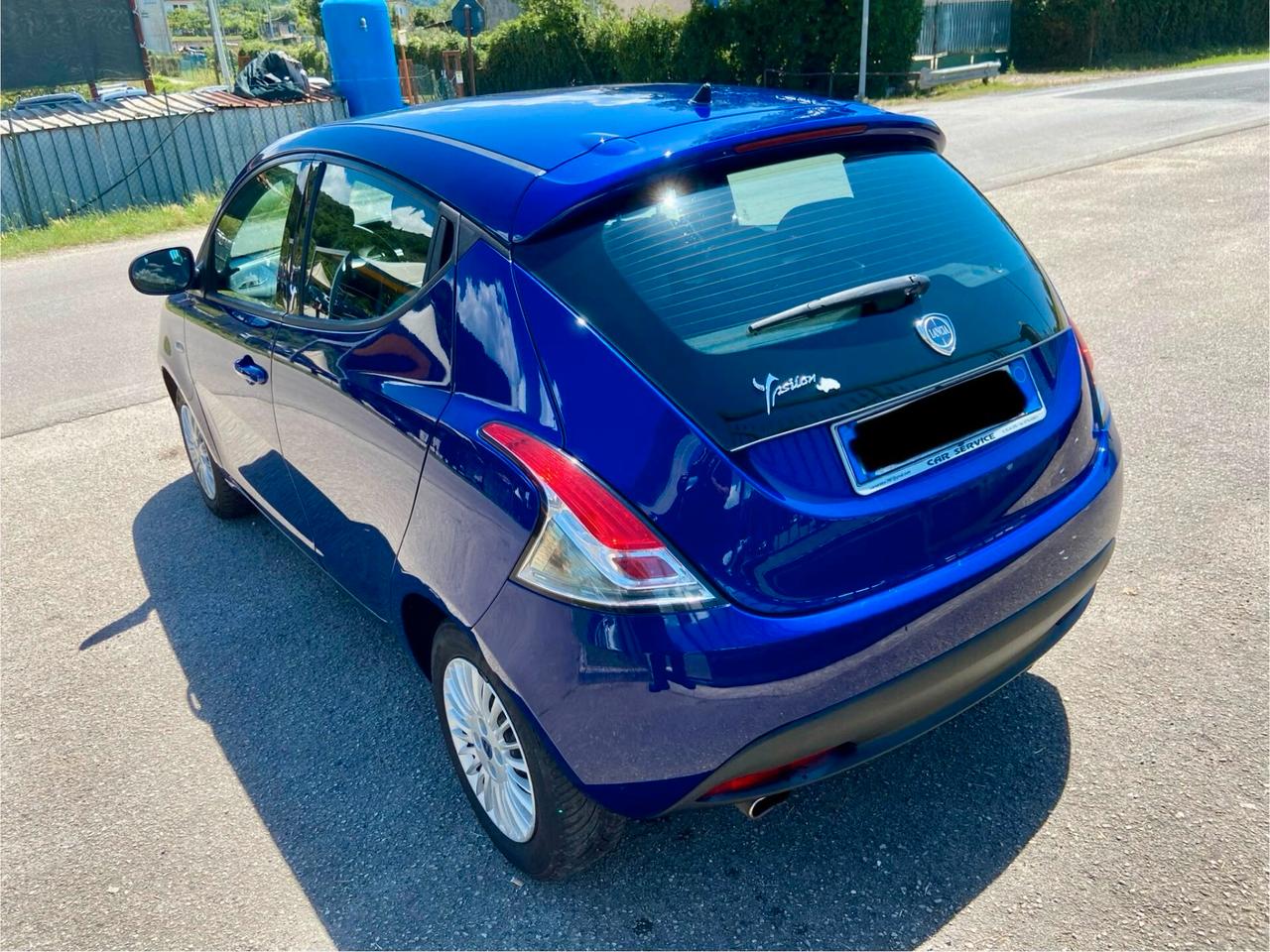 Lancia Ypsilon 1.2 69 CV 5 porte S&S Silver NEOPATENTATI