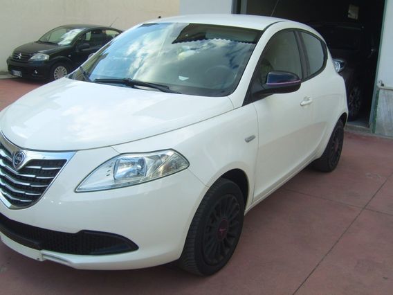 Lancia Ypsilon 1.2 69 Cv 5 Porte Samps Elefantino