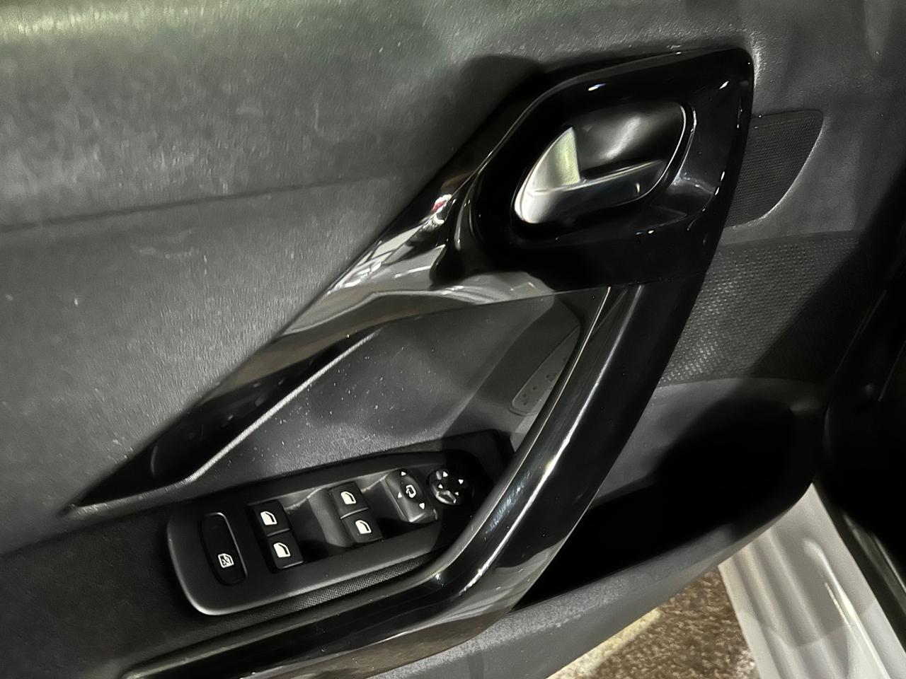 Peugeot 208 BlueHDi 75 5 porte Allure Tetto Panoramico