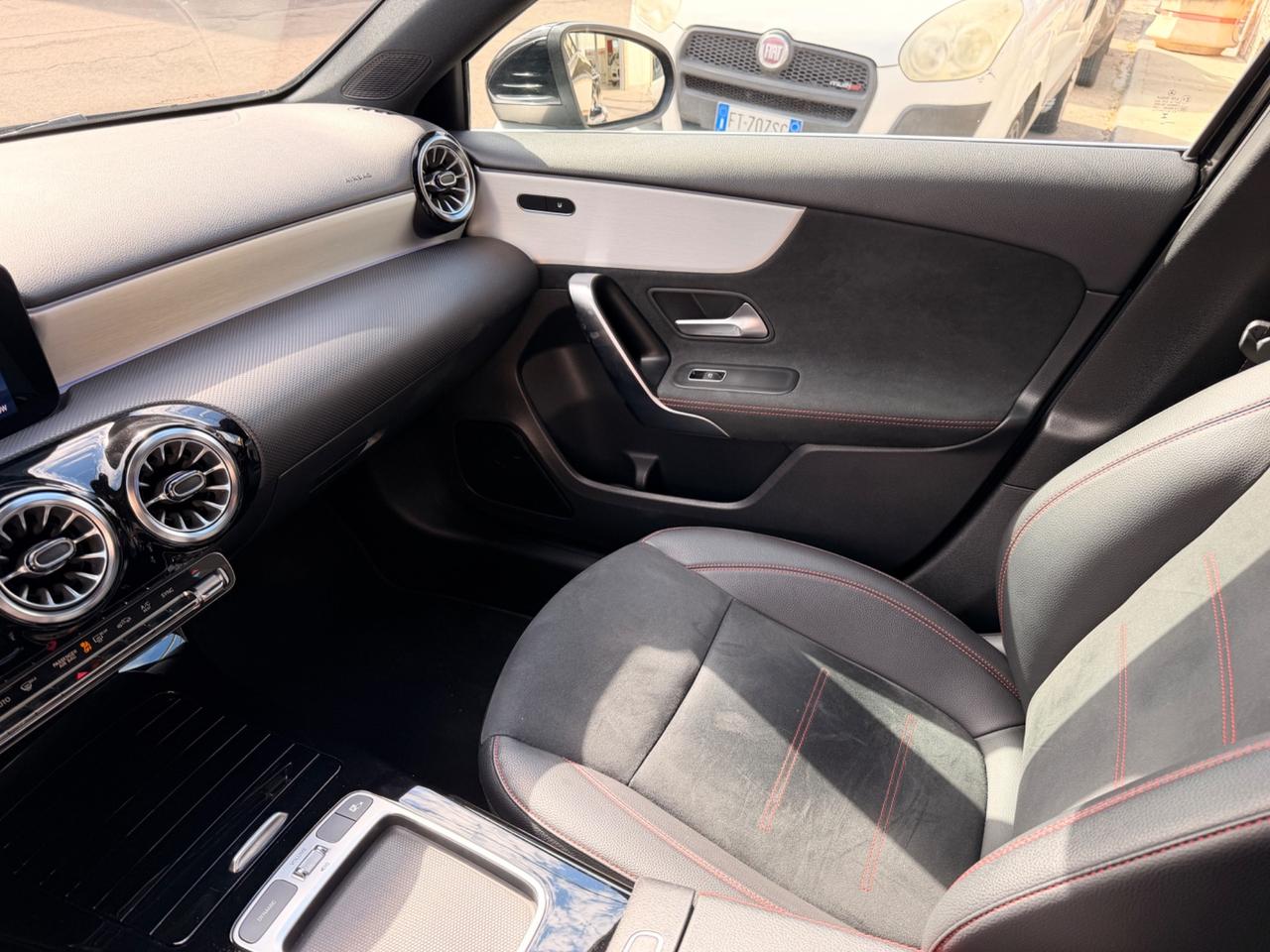 Mercedes-benz A180 d Automatic AMG LINE-2023 AMBIENT/LED