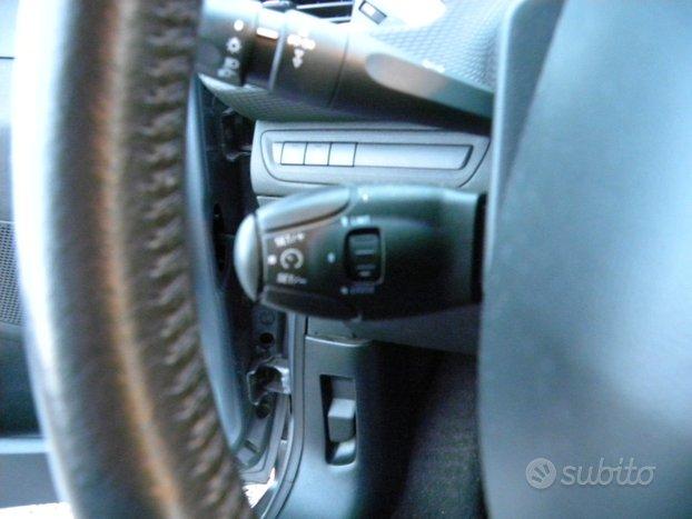 PEUGEOT 2008 1.6 BLUE Hdi NEO PATENTATI NAVI CLIMA CERCHI CRUISE CONTROL MULTIFUNZIONE