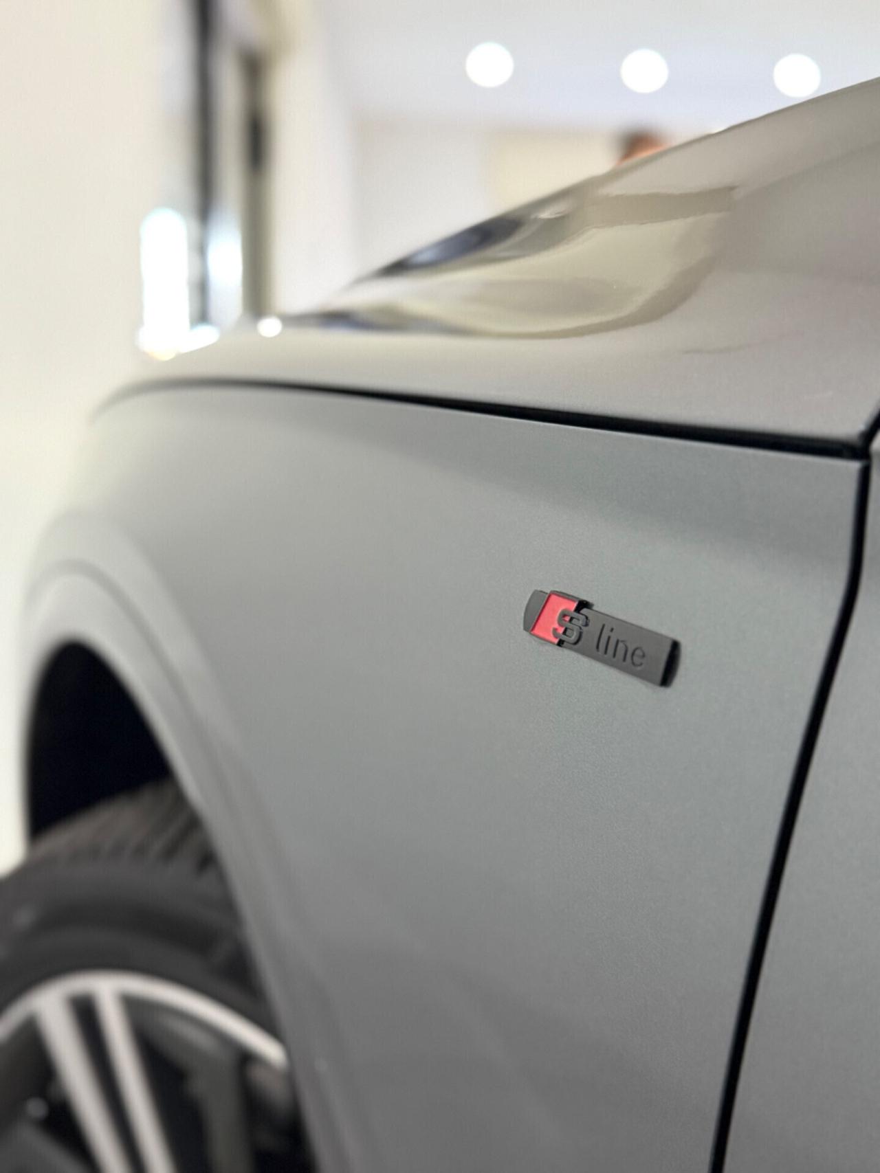 Audi Q5 40 TDI 204 CV quattro S tronic Identity Black