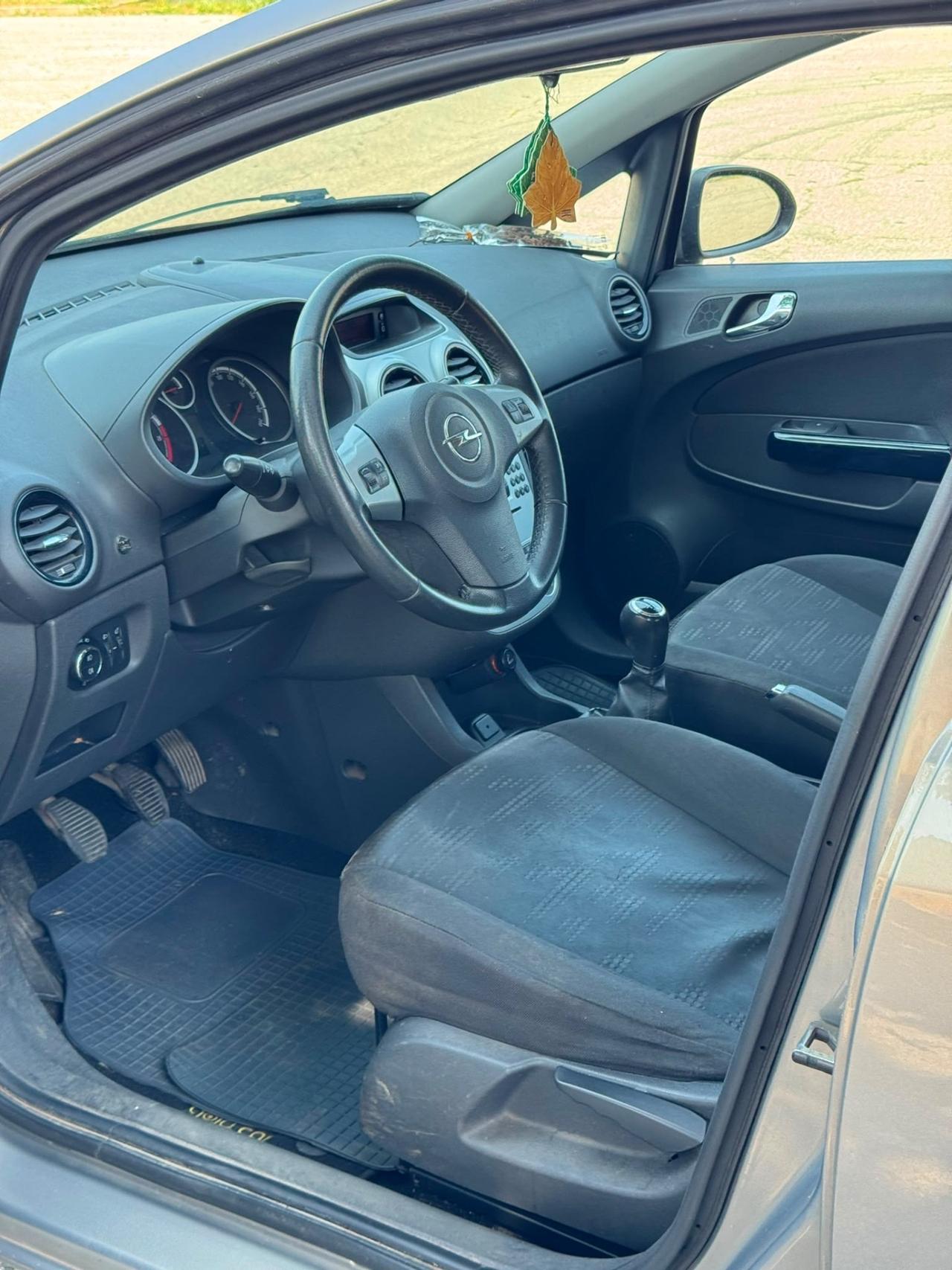 Opel Corsa 1.2 5 porte Cosmo