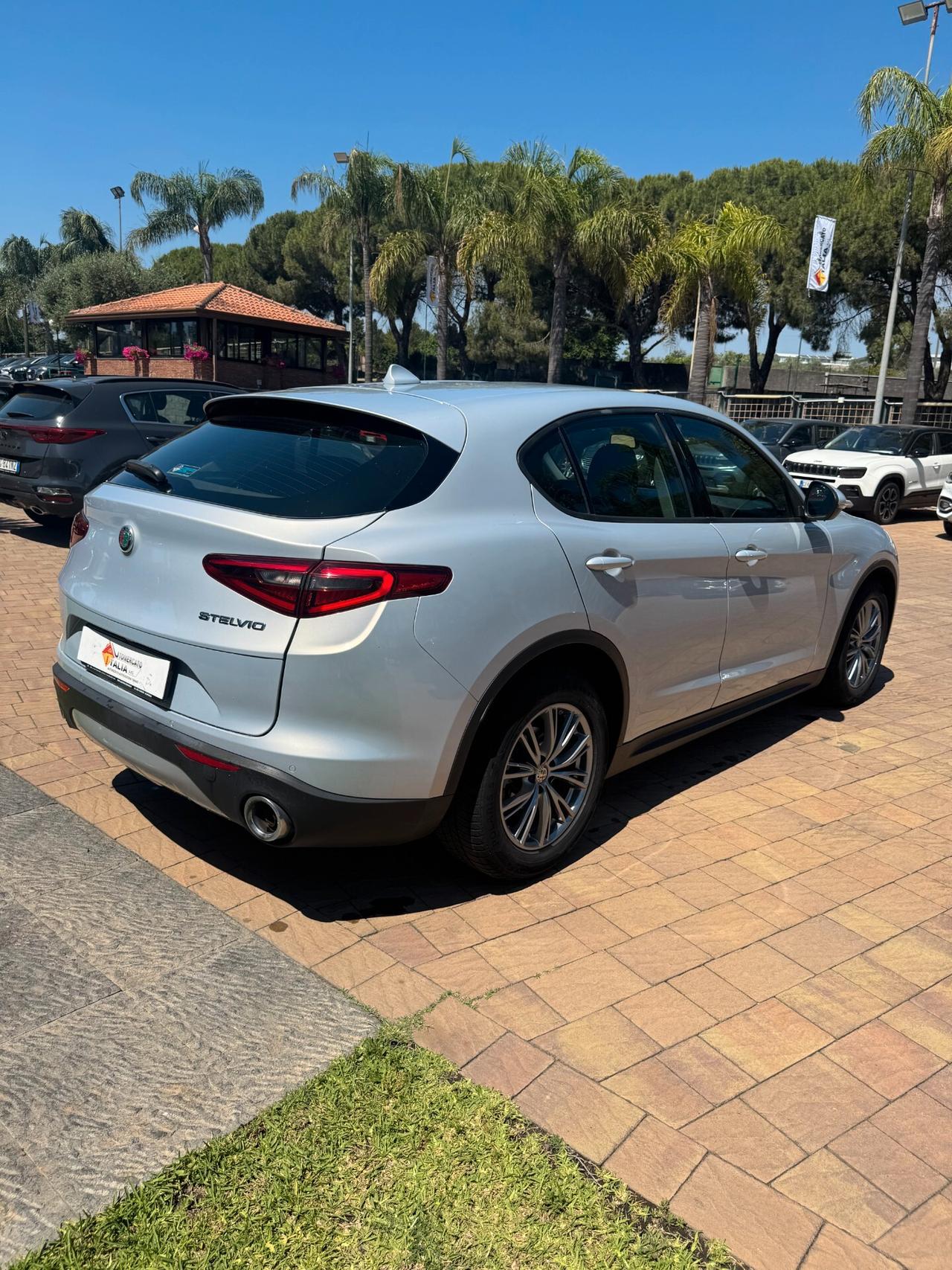 Alfa Romeo Stelvio 2.2 Turbodiesel 160 CV AT8 RWD Business