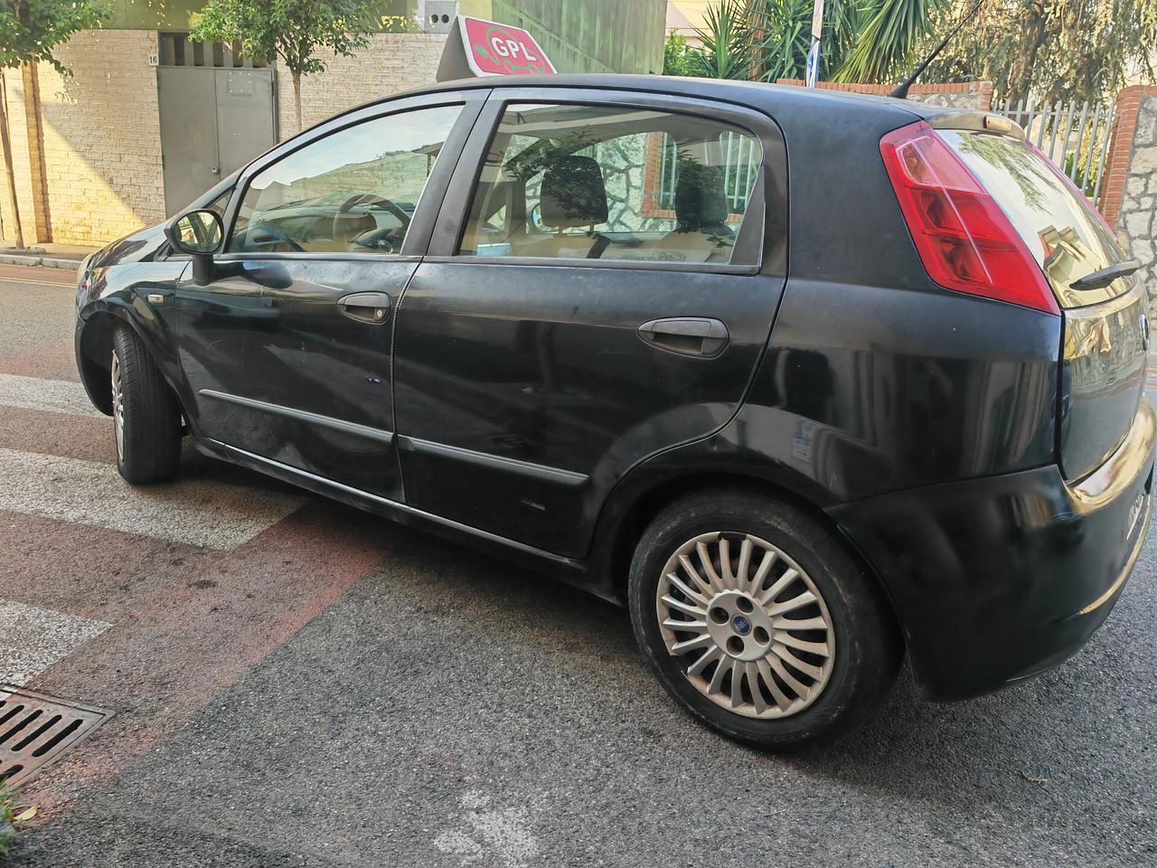 FIAT GRANDE PUNTO 1.3 BENZINA GPL CV77 KW57