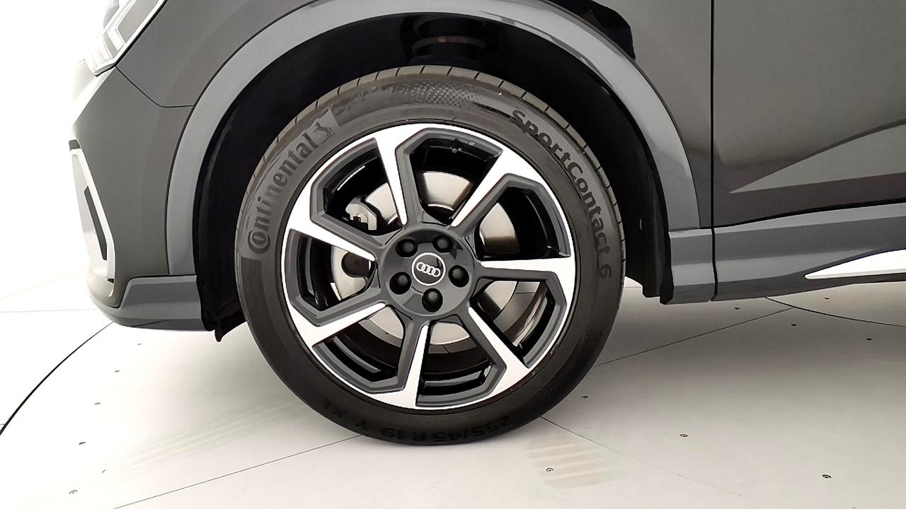AUDI Q3 2019 Sportback - Q3 Sportback 40 2.0 tfsi Edition quattro