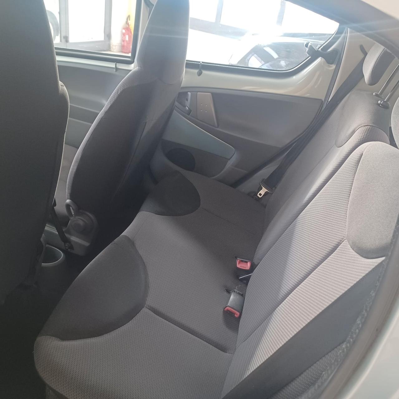 100248KM AYGO 1.0 NEOPATENTATI ECONOMICA