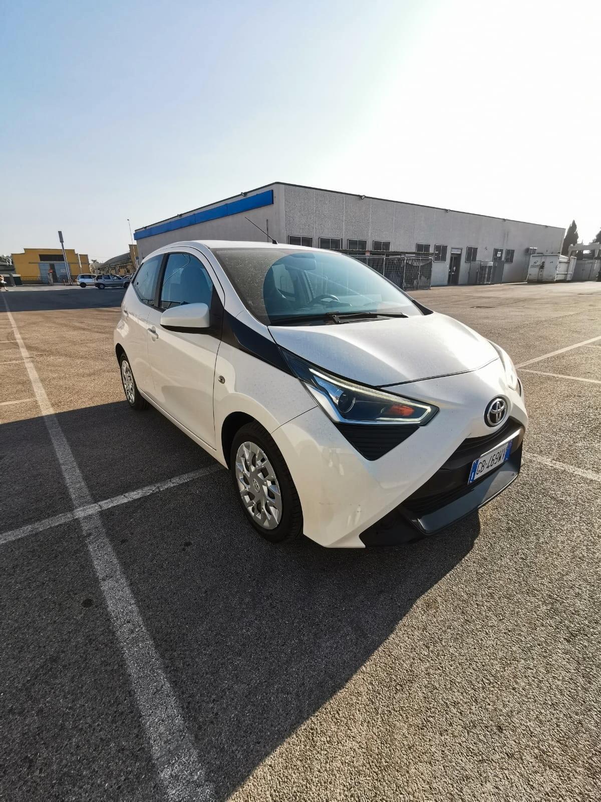 Toyota Aygo Connect 1.0 VVT-i 72CV 5P. x-business MMT