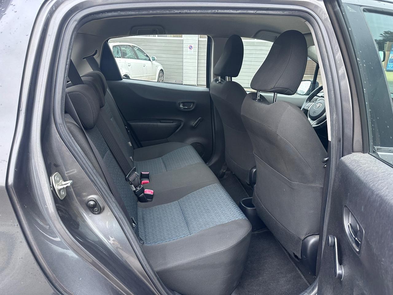 Toyota Yaris 1.0 5 porte Lounge Neopatentati