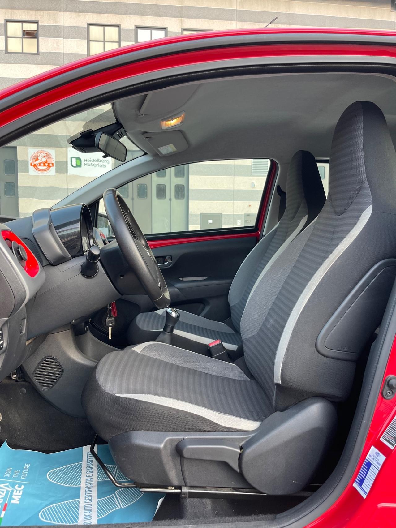 Toyota Aygo 1.0BENZINA 72 CV 5 porte / E6 - NEOPATENTATI