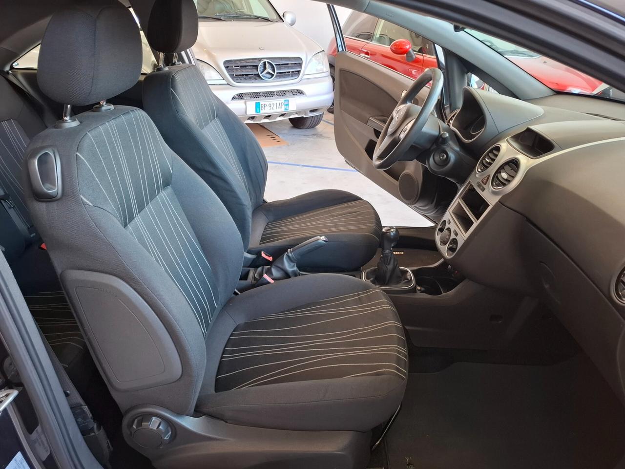 Opel Corsa 1.2 3 porte Sport