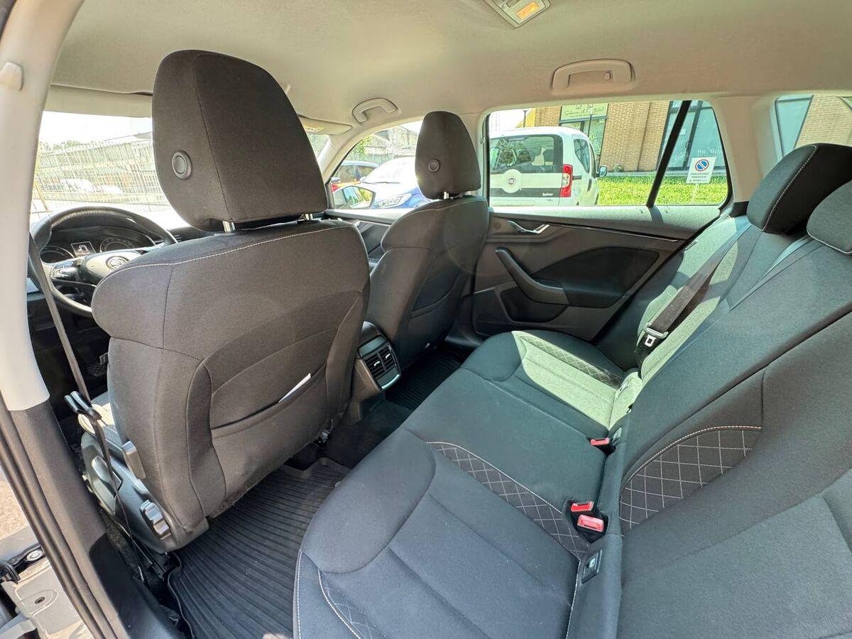 Skoda Kamiq 1.0 g-tec Ambition 90cv