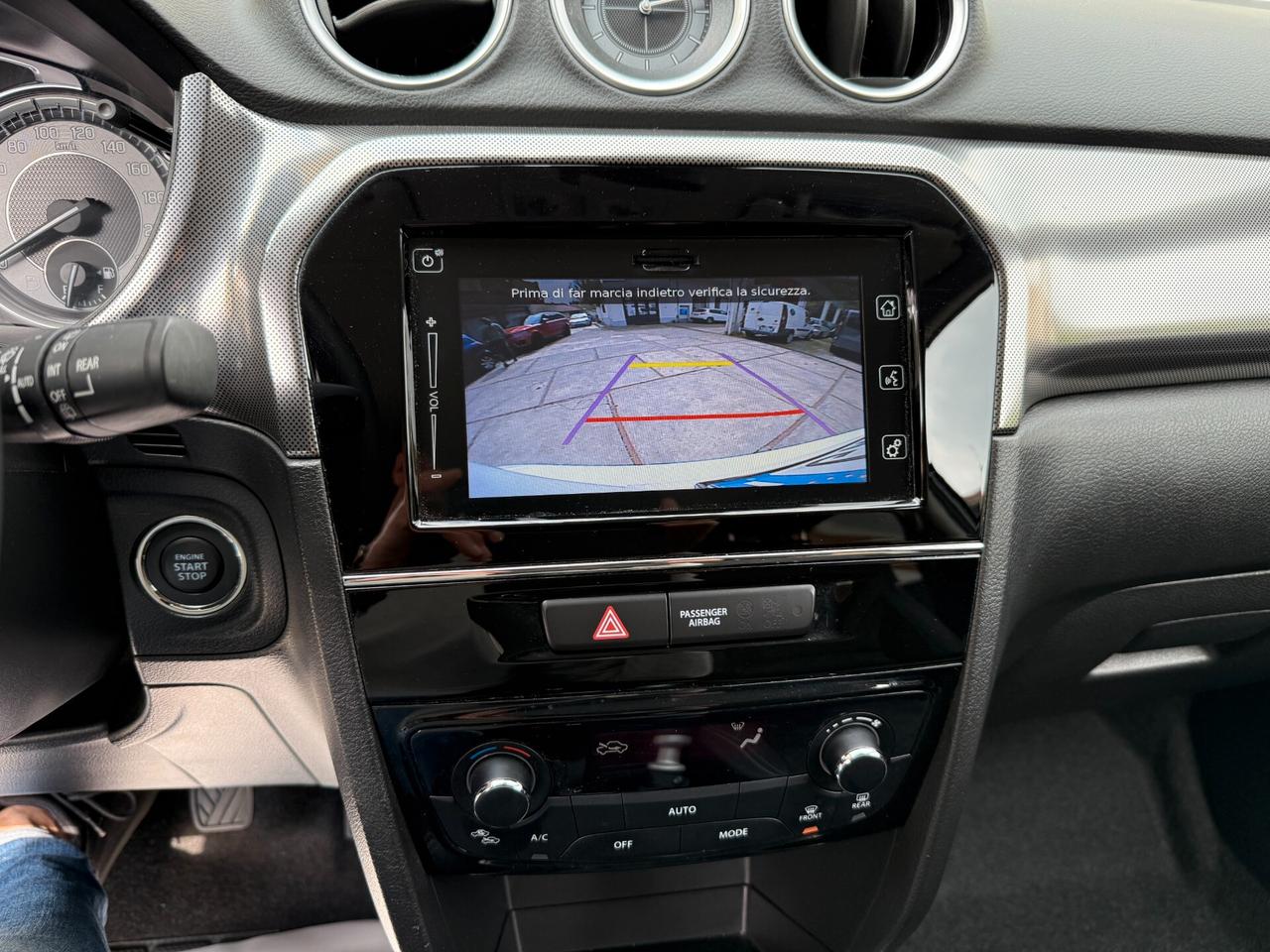 Suzuki Vitara 1.4 Hybrid Top
