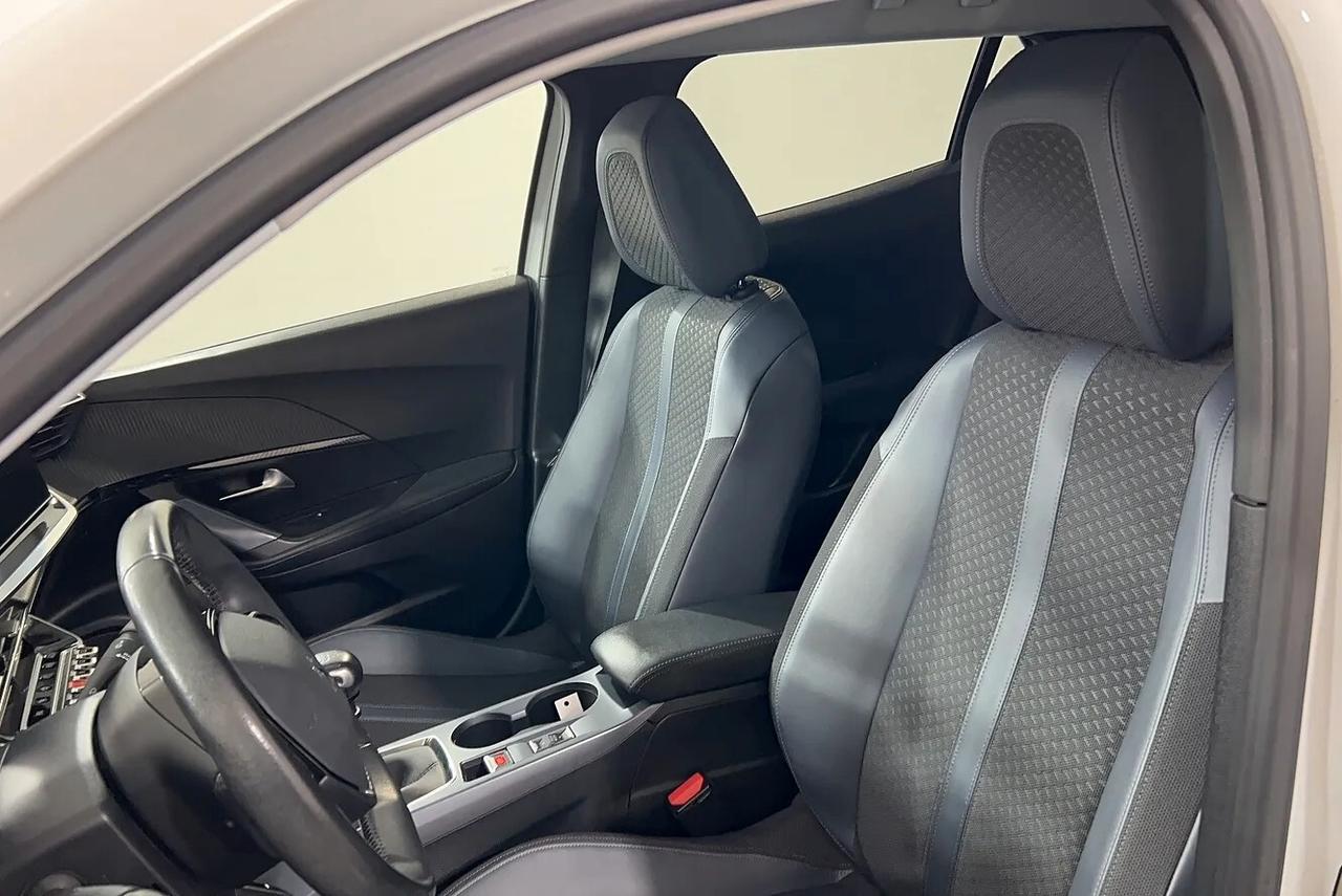 Peugeot 2008 PureTech 100 S&S Allure