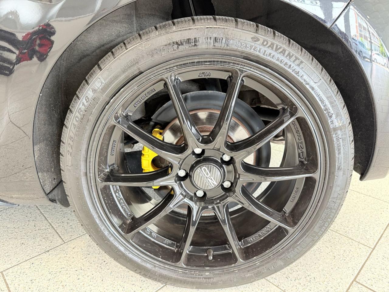 Volkswagen Golf 2.0 TDI 170CV DPF 5p. GTD - CERCHI OZ 18 OMOLOGATI