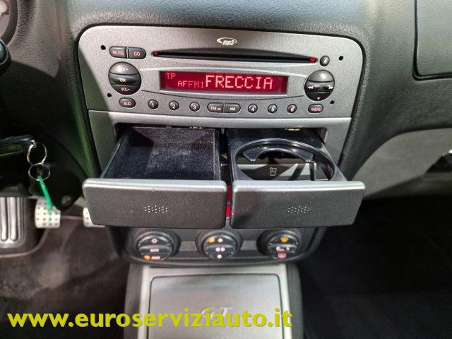 ALFA ROMEO GT 1.9 JTDM 16V Distinctive Q2