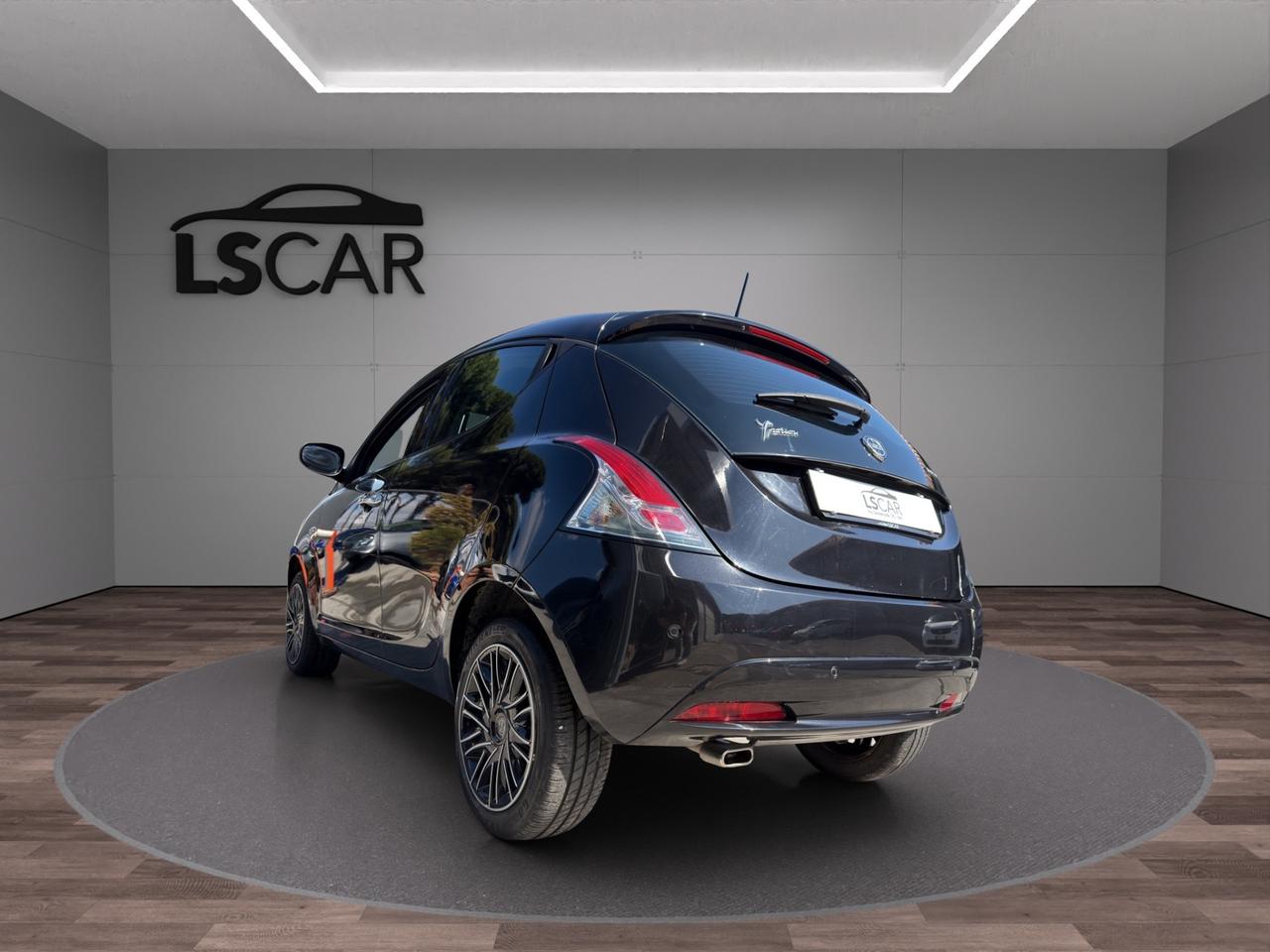 Lancia Ypsilon 1.0 Firefly Hybrid Gold
