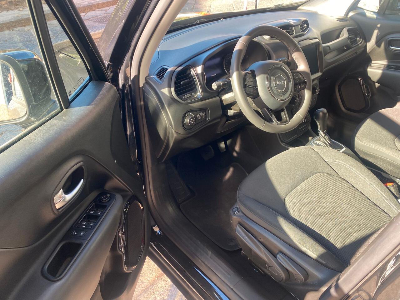 Jeep Renegade 1.3 T4 DDCT 150cv allestimento S total black