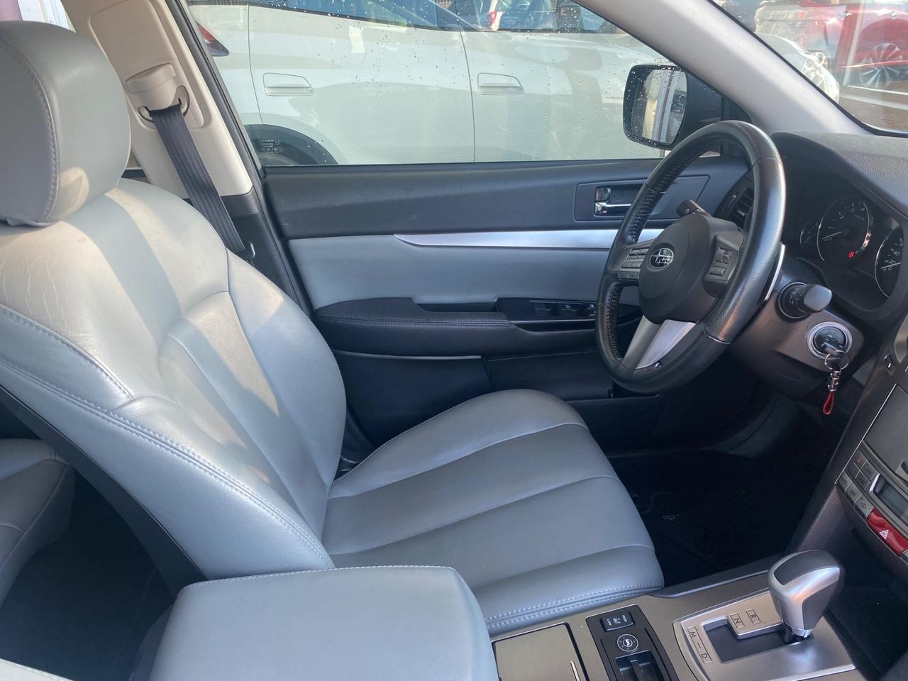 Subaru OUTBACK 2.5i Bi-Fuel Trend