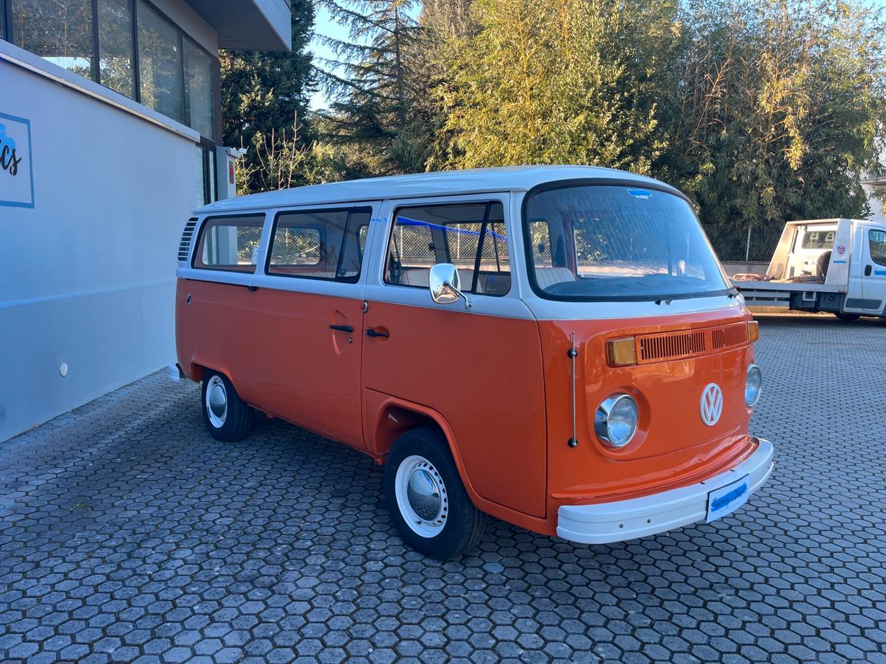 Volkswagen T2 8 posti walkthrouth