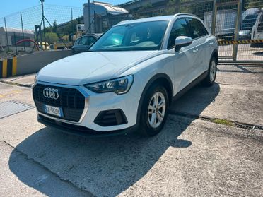 Audi Q3 35 TDI S tronic Business Sport
