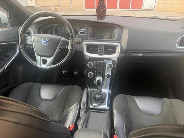 VOLVO V40 D4 R-design Momentum Stupenda Bellissima