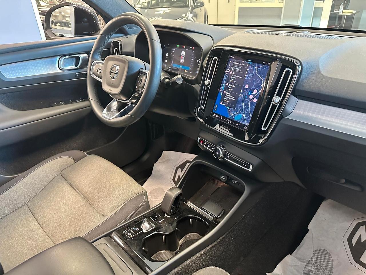 Volvo XC40 B3 automatico Plus Dark