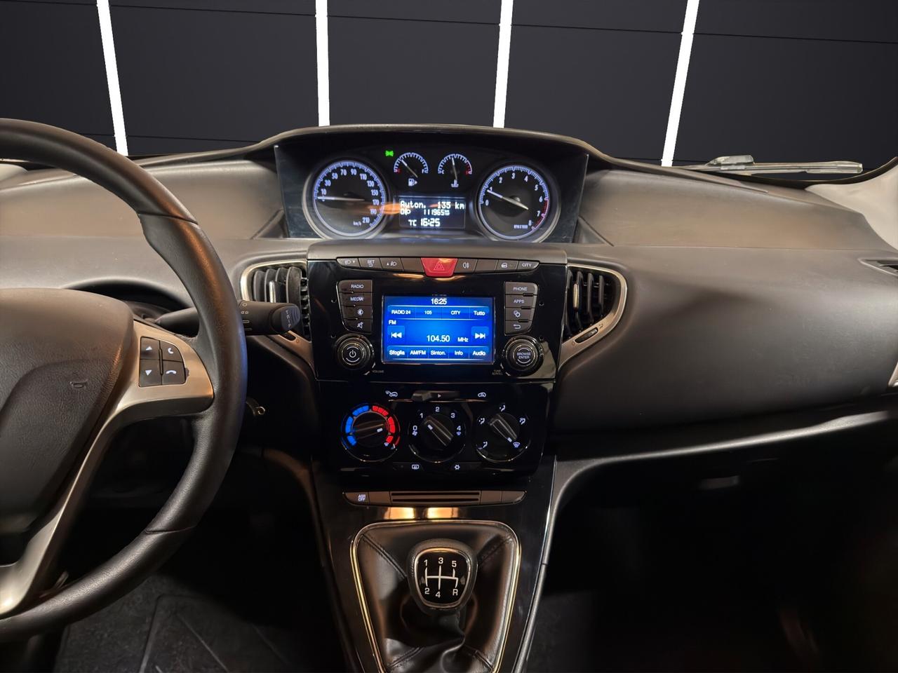 Lancia Ypsilon 1.2 69 CV 5 porte Platinum