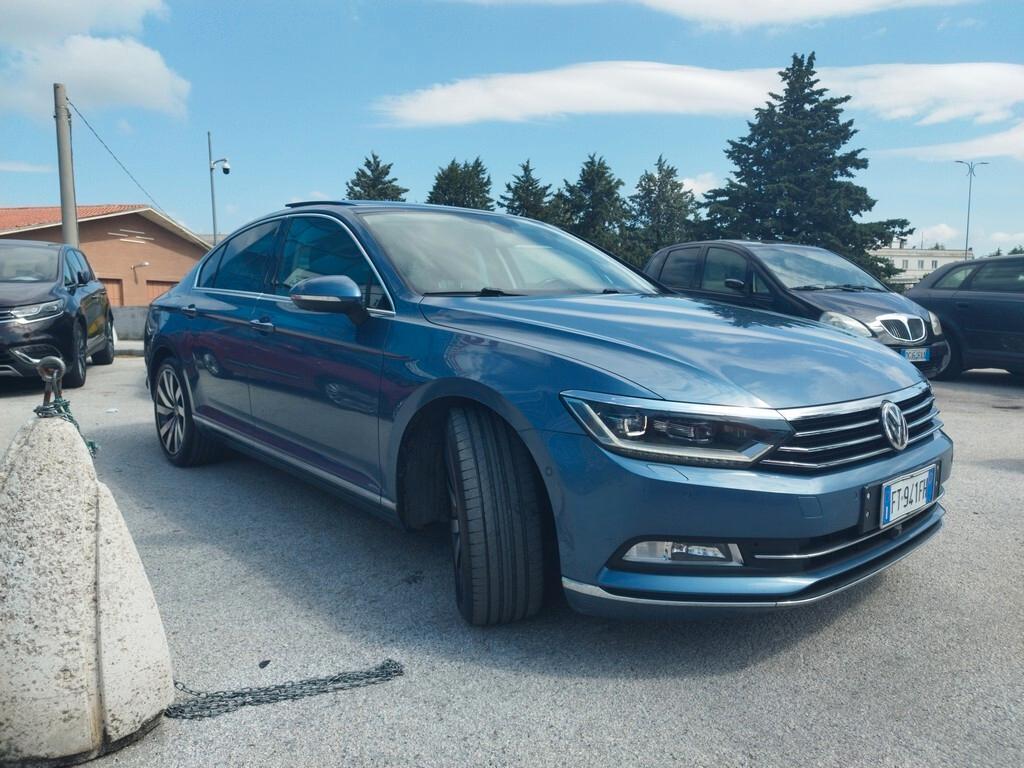Volkswagen Passat 2.0 TDI DSG Highline BlueM. Tech.