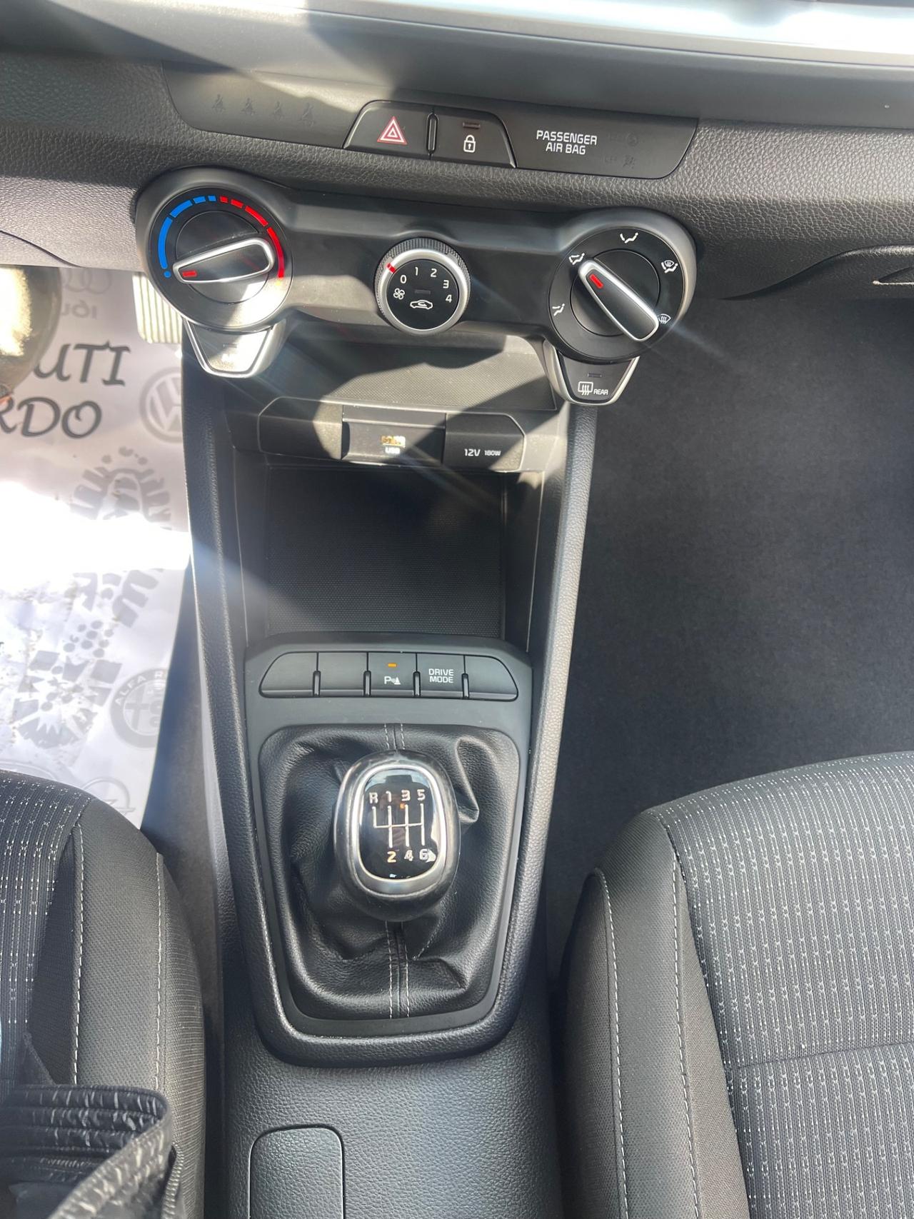 Kia Stonic 1.0 T-GDi 100 CV MHEV iMT Style