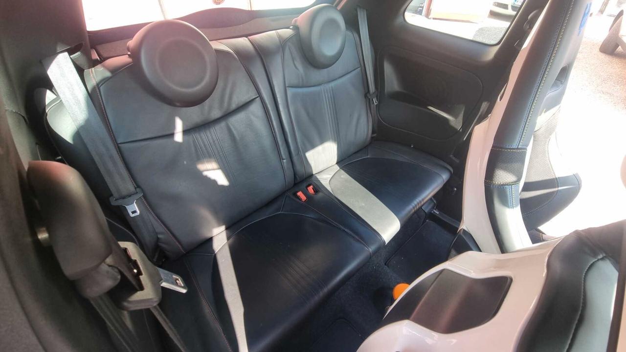 Abarth 500 1.4 Turbo T-Jet essesse