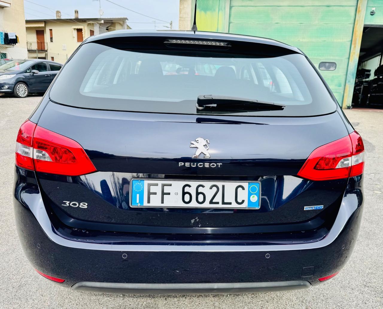 Peugeot 3008 BlueHDi 120 S&S Business