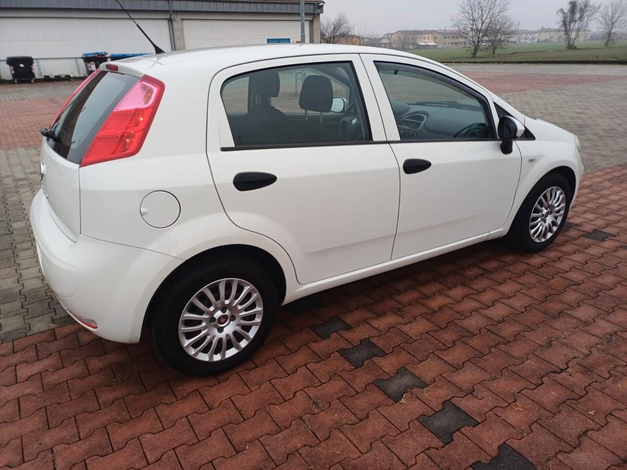Fiat Punto 1.3 MJT II SeS 95 CV 5P Lounge