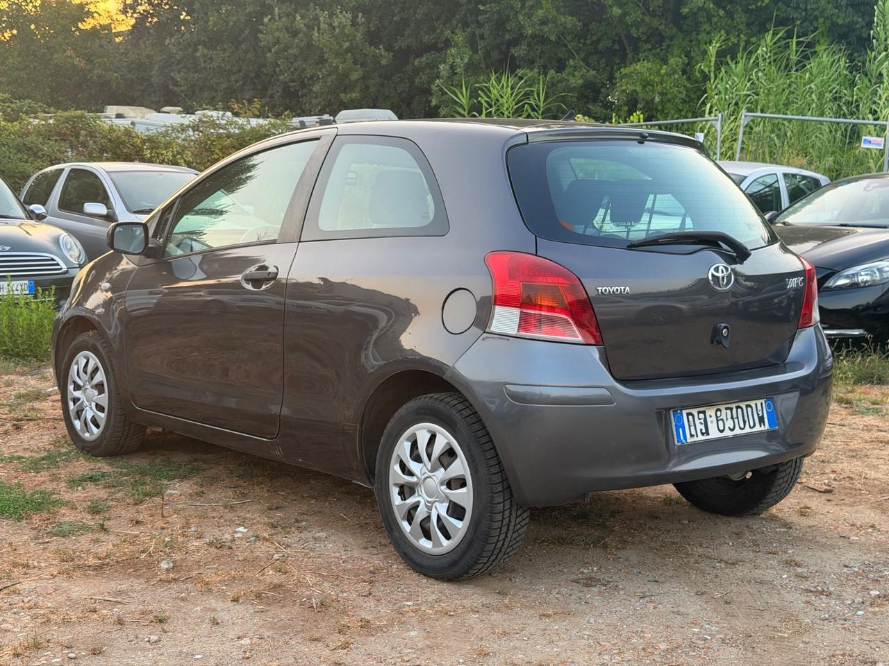 Toyota Yaris 1.0 benzina 3 porte Luxury pack 69cv 2009