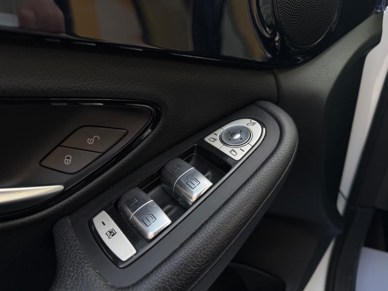 Mercedes-benz C 220 170CV LOOK AMG cerchi 19”