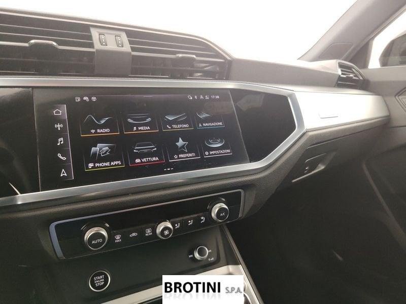 Audi Q3 35 TDI S tronic Identity Black
