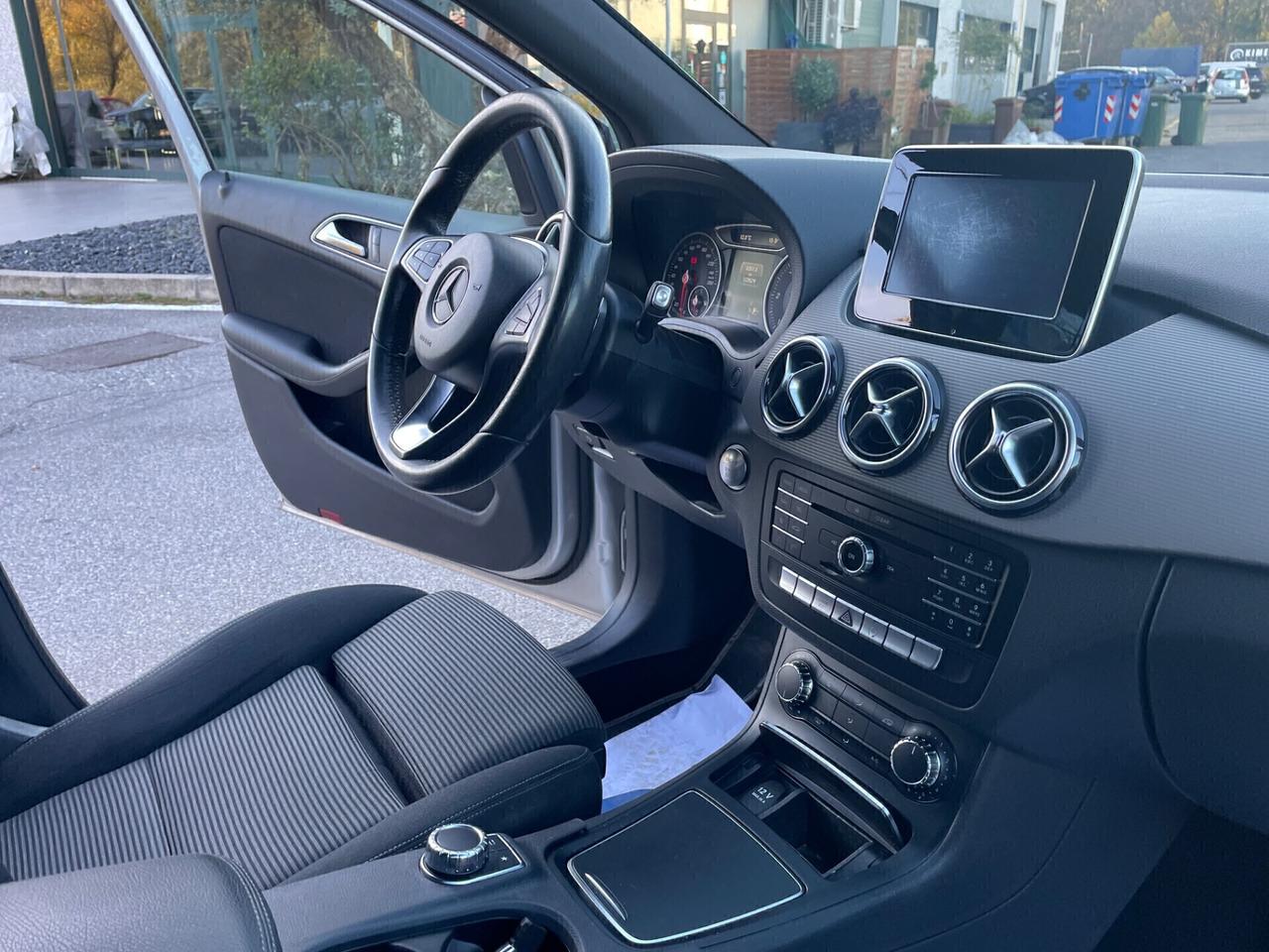 Mercedes-benz B 180 d Automatik*Cerchi*Retrocamera*