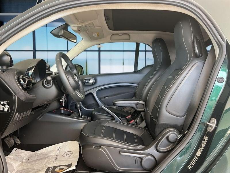 smart fortwo fortwo EQ British Green (22kW)