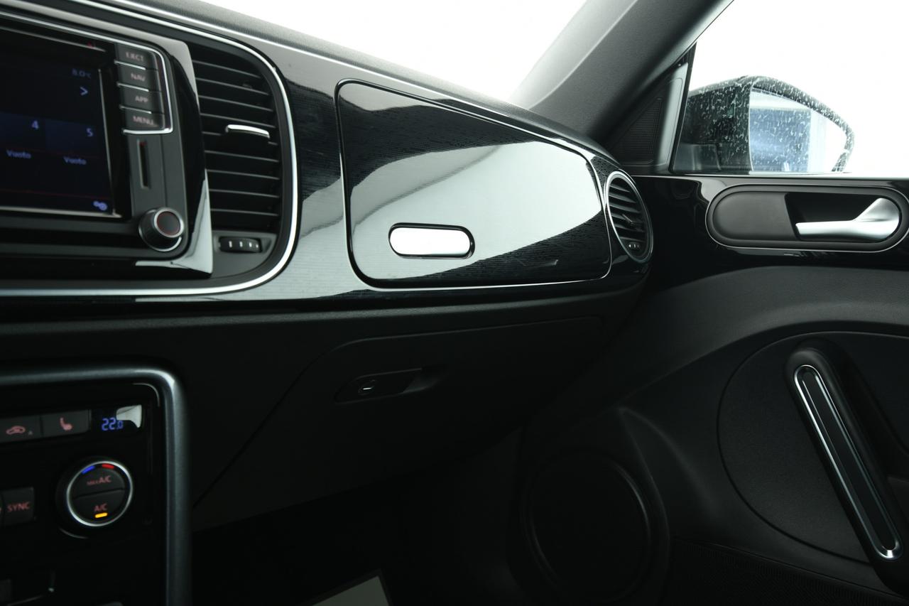 VOLKSWAGEN Maggiolino Cabrio 1.2 tsi Design 105cv DSG+APP CONNECT+C17"