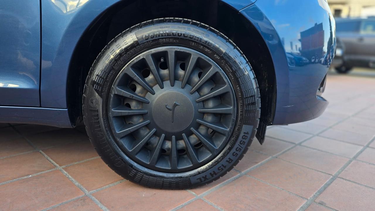 Lancia Ypsilon 1.0 FireFly 5 porte S&S Hybrid Ecochic Silver