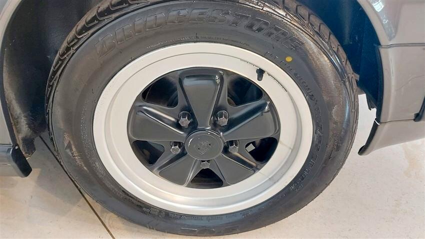 Porsche 911 Carrera 3.2 Targa G50