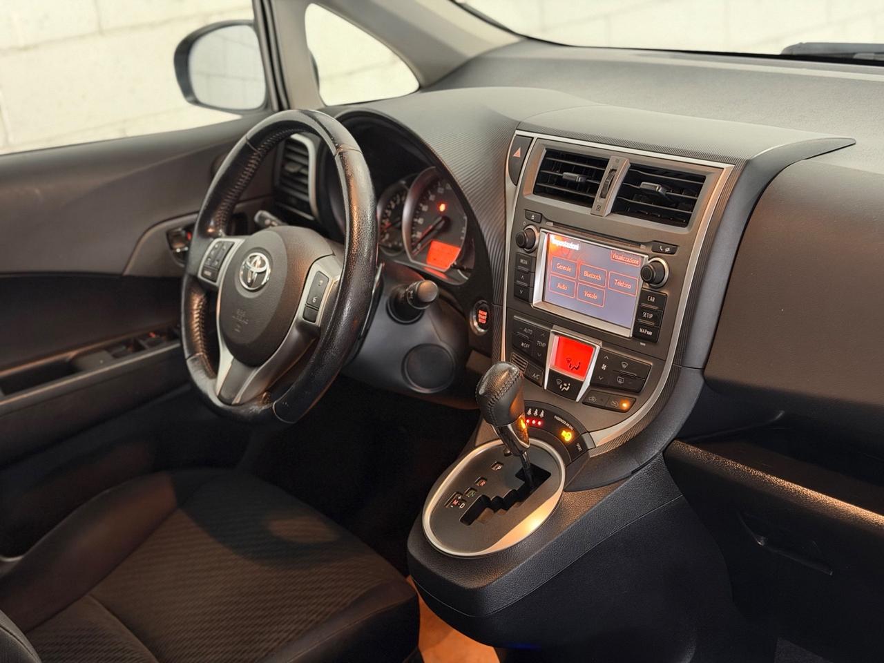 Toyota Verso-S 1.3 MT Active