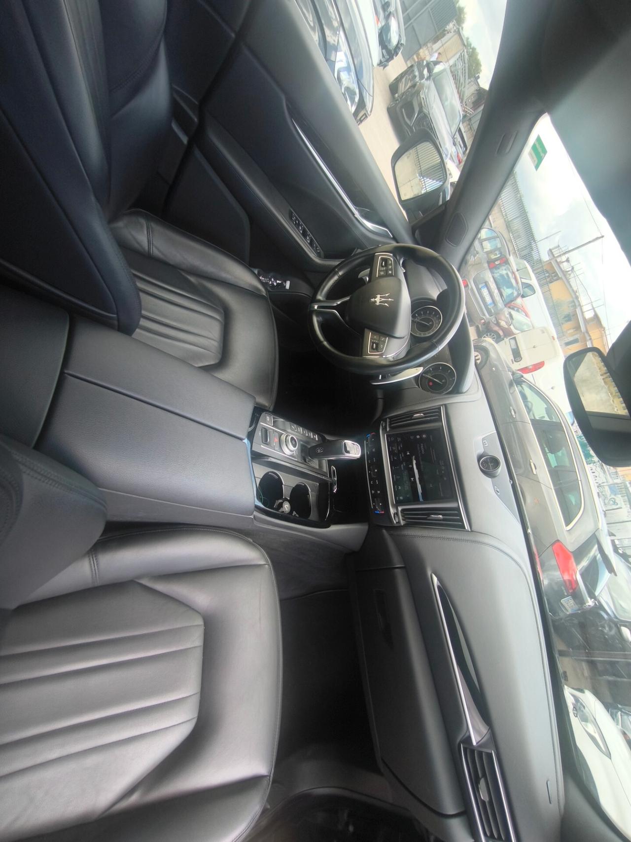 Maserati Levante MHEV 330 CV AWD GT full blackTetto panoramico