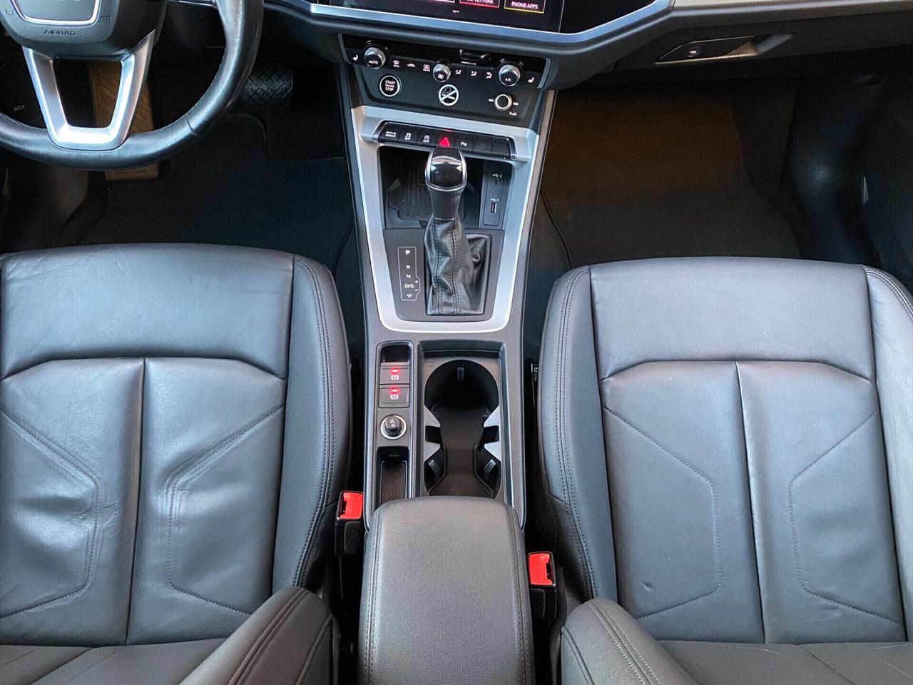 Audi Q3 Sport back 2.0 Diesel