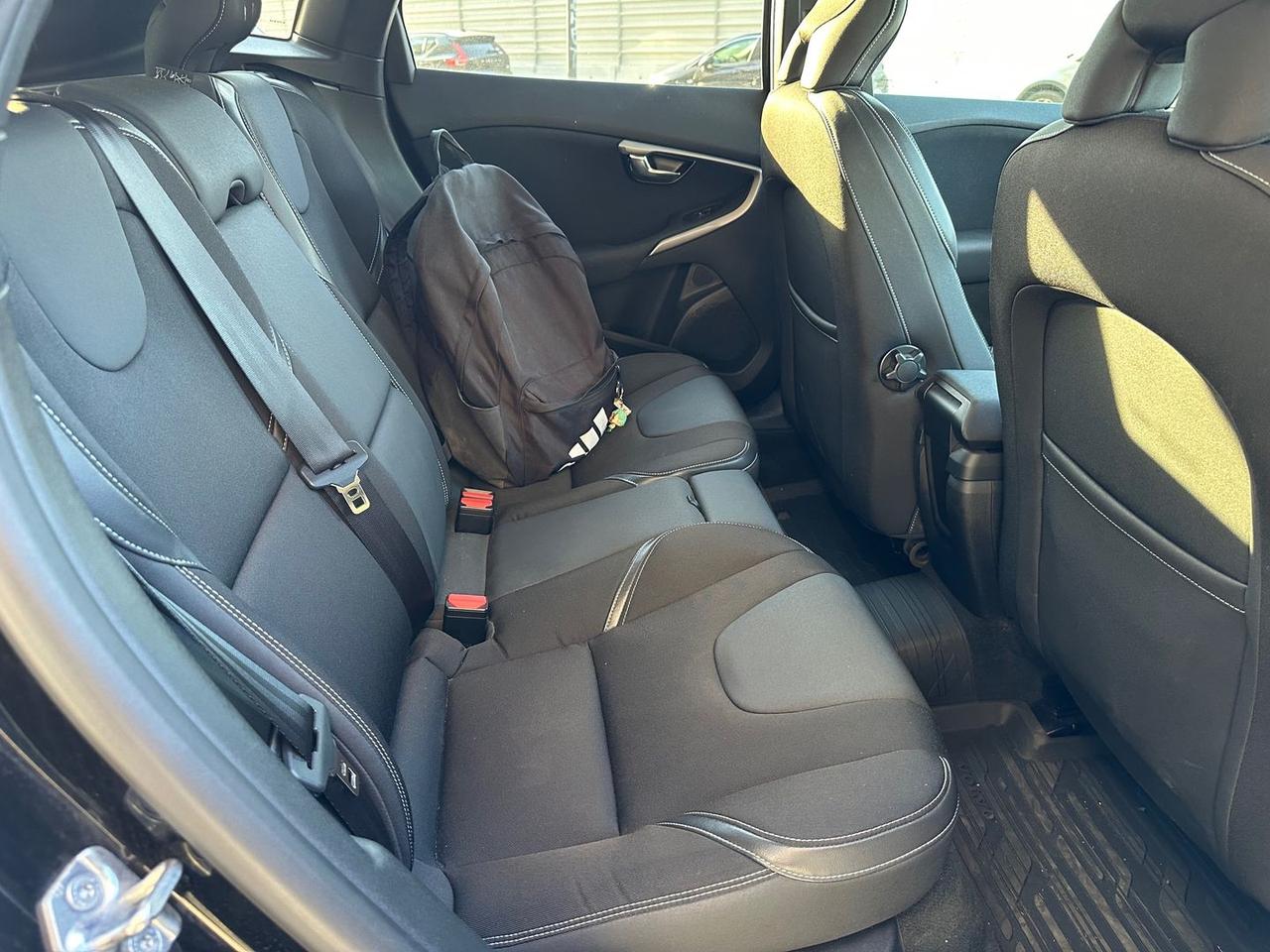 Volvo V40 D2 Momentum Geartronic #10585