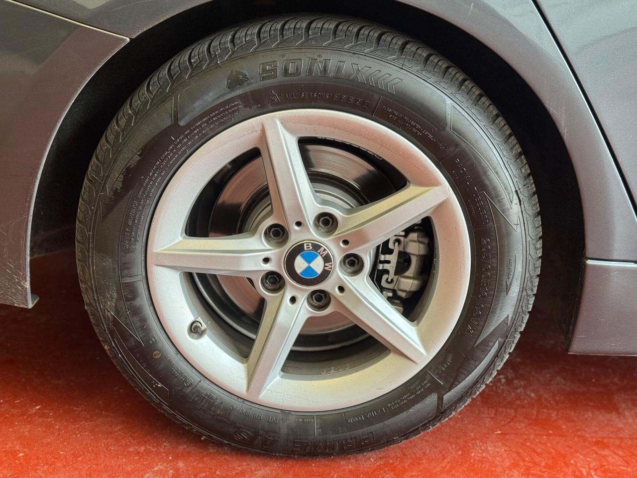 Bmw 116 116d 5p. Advantage